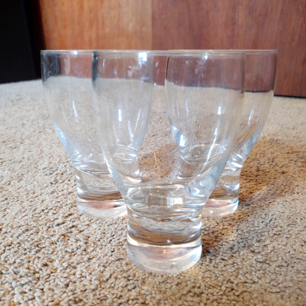 Drinking glasses